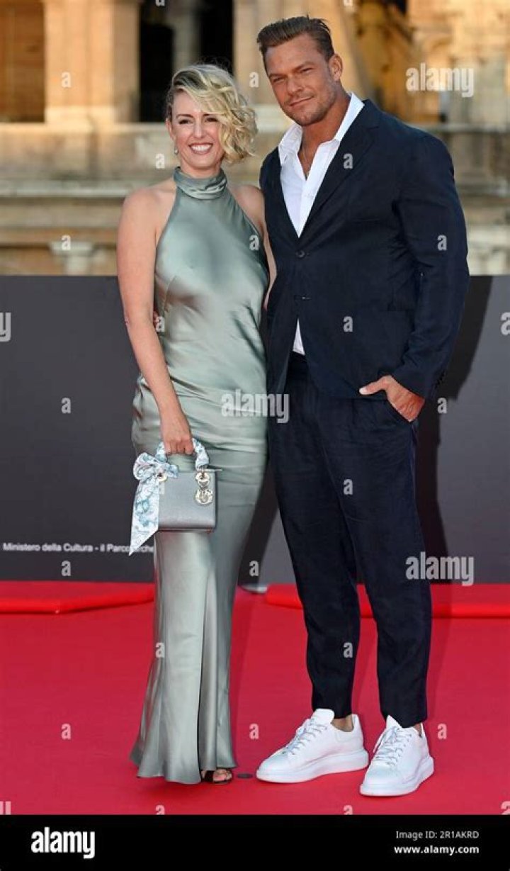Is Morris Chestnut's Wife An Actress?